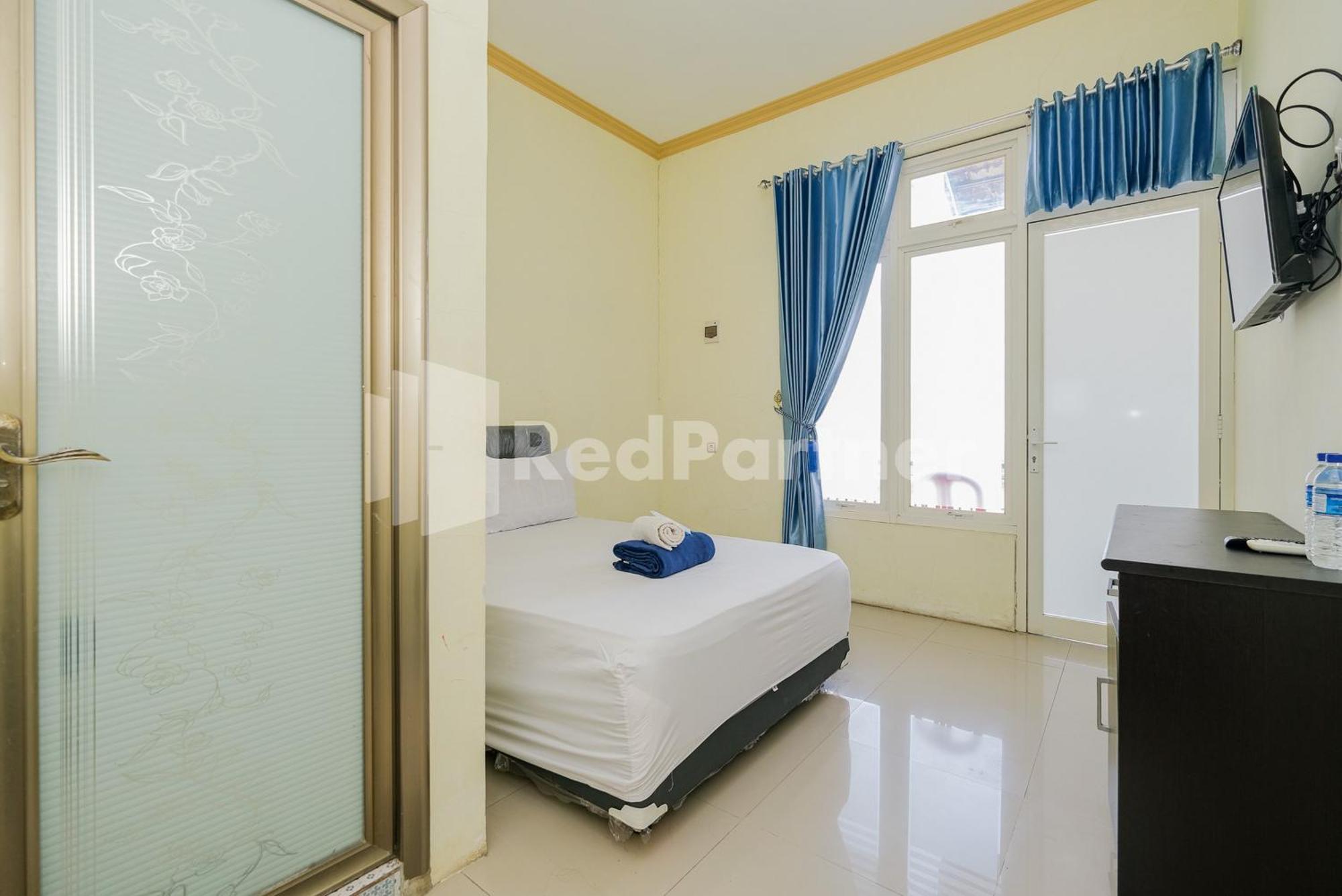 Grand Kencana Guesthouse Syariah Near Wisata Bahari Lamongan Paciran Ngoại thất bức ảnh