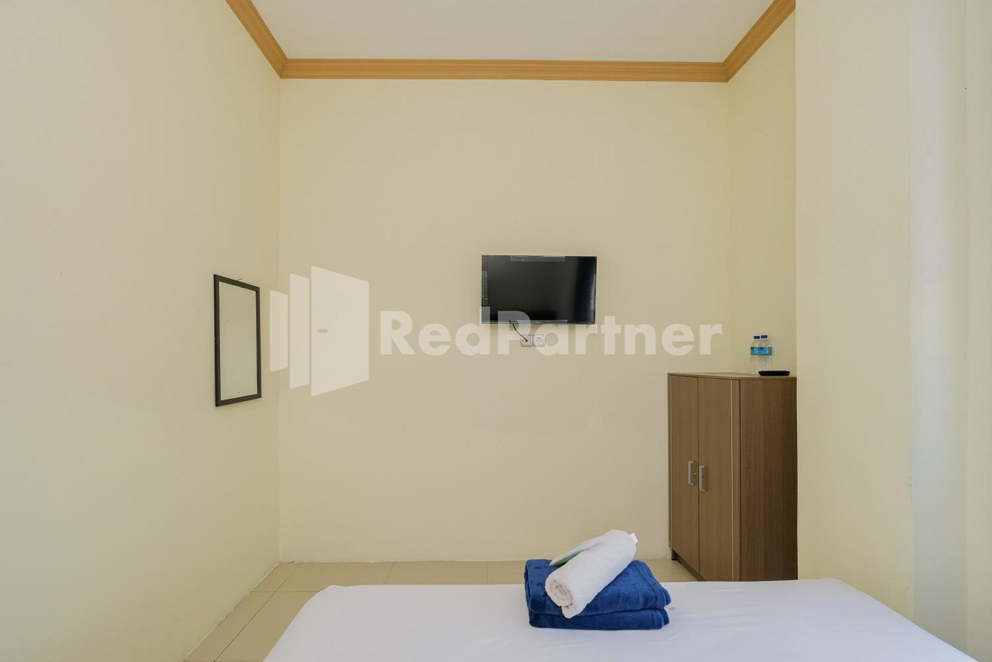 Grand Kencana Guesthouse Syariah Near Wisata Bahari Lamongan Paciran Ngoại thất bức ảnh