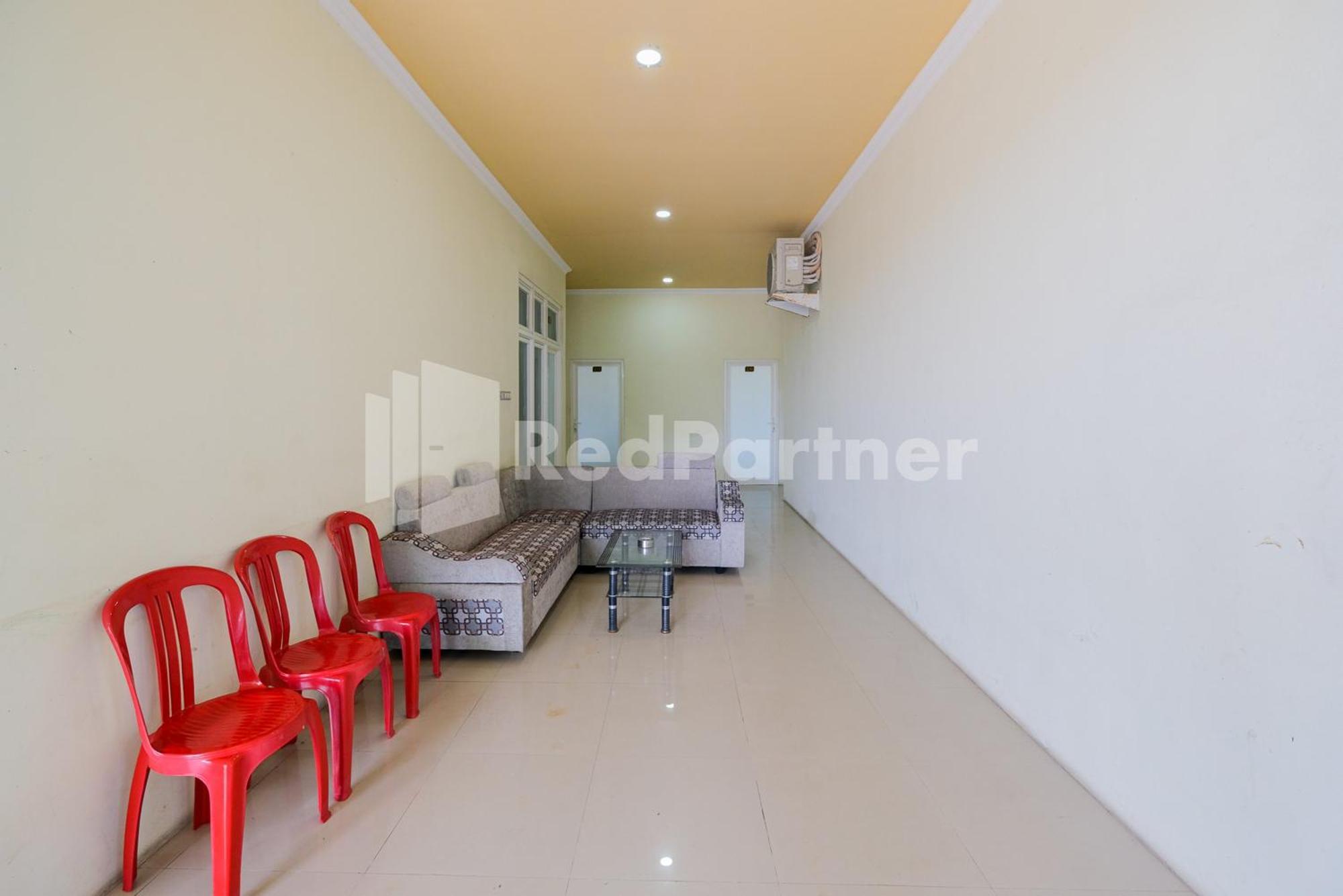 Grand Kencana Guesthouse Syariah Near Wisata Bahari Lamongan Paciran Ngoại thất bức ảnh