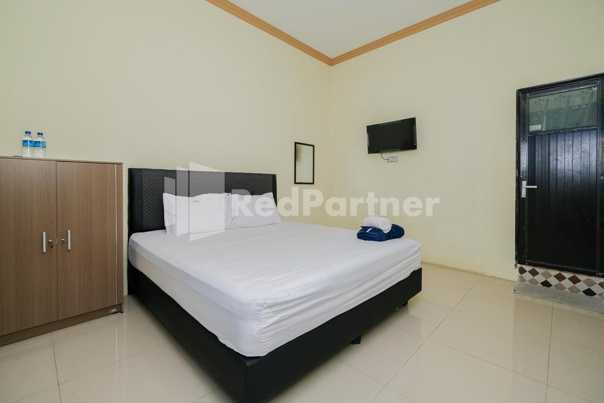Grand Kencana Guesthouse Syariah Near Wisata Bahari Lamongan Paciran Ngoại thất bức ảnh