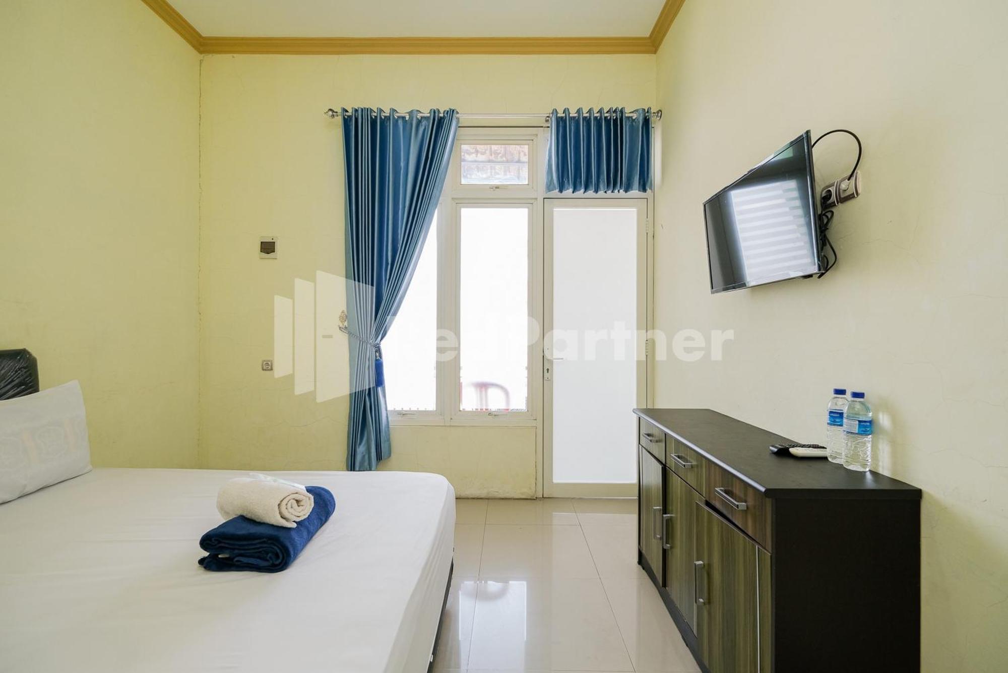 Grand Kencana Guesthouse Syariah Near Wisata Bahari Lamongan Paciran Ngoại thất bức ảnh
