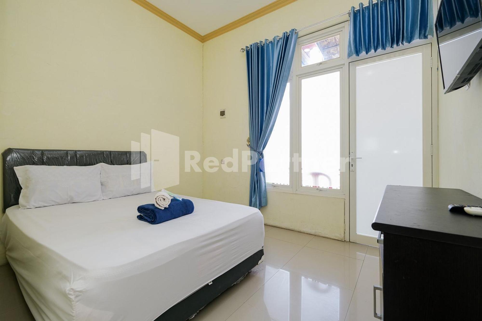 Grand Kencana Guesthouse Syariah Near Wisata Bahari Lamongan Paciran Ngoại thất bức ảnh