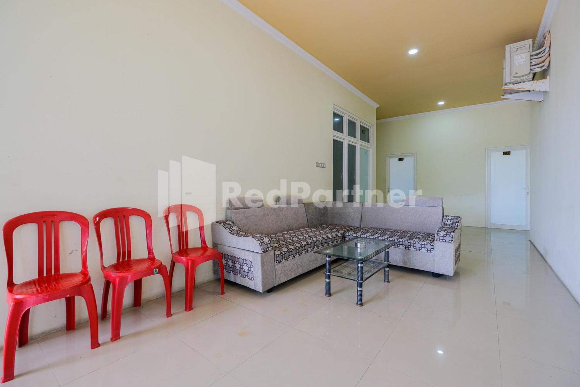 Grand Kencana Guesthouse Syariah Near Wisata Bahari Lamongan Paciran Ngoại thất bức ảnh