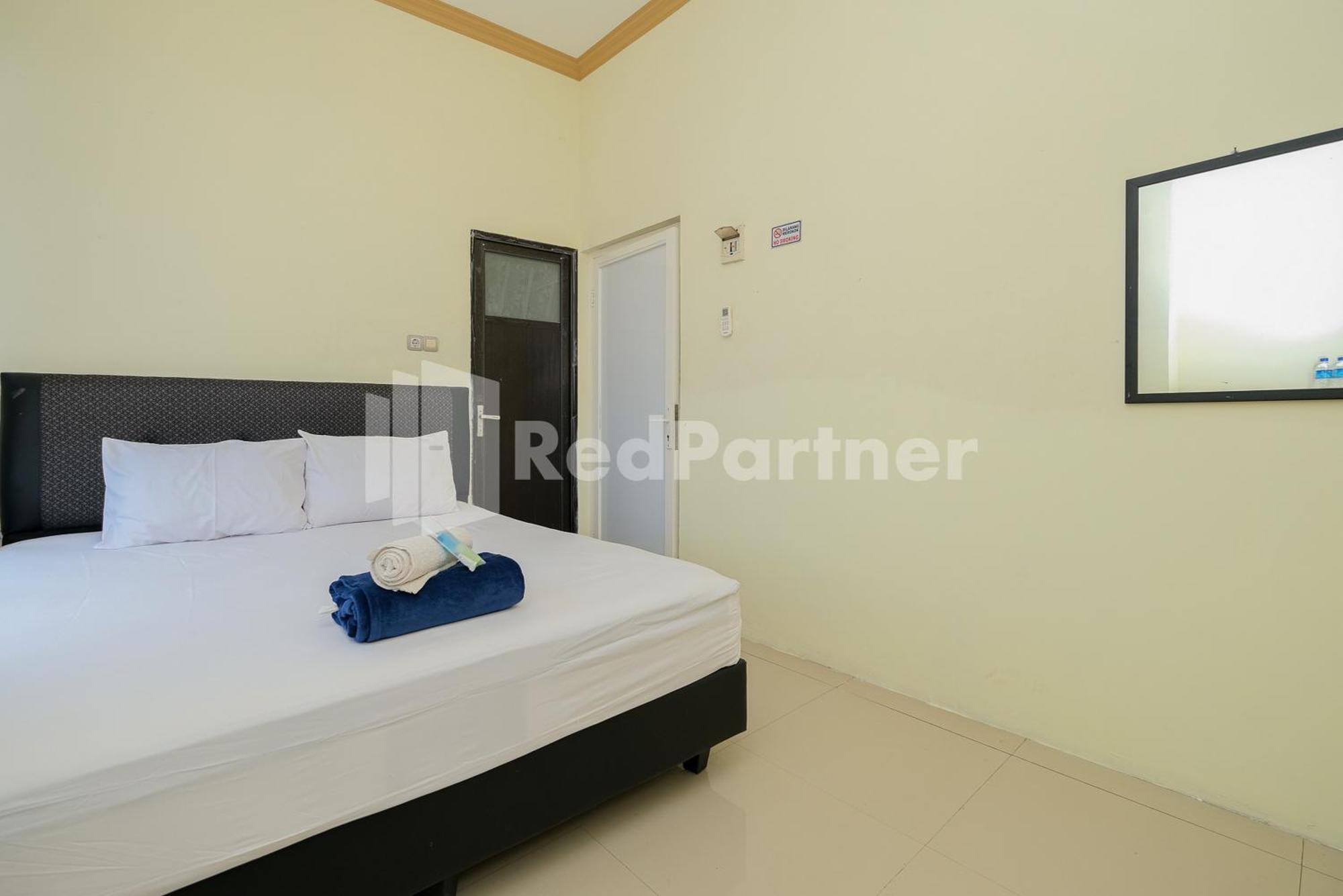 Grand Kencana Guesthouse Syariah Near Wisata Bahari Lamongan Paciran Ngoại thất bức ảnh
